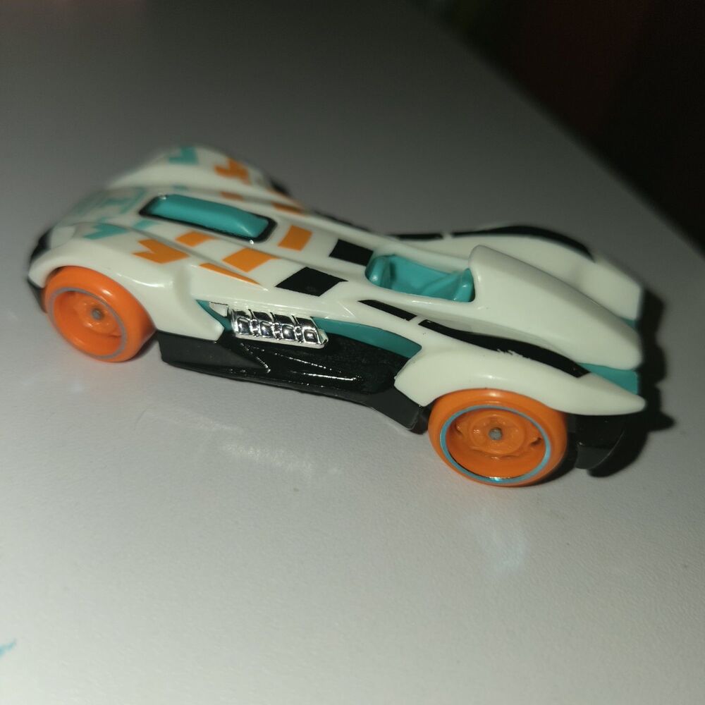 2025 Hot Wheels Roadster Bite White HW Speed Team 1:64 Diecast Toy Race Car